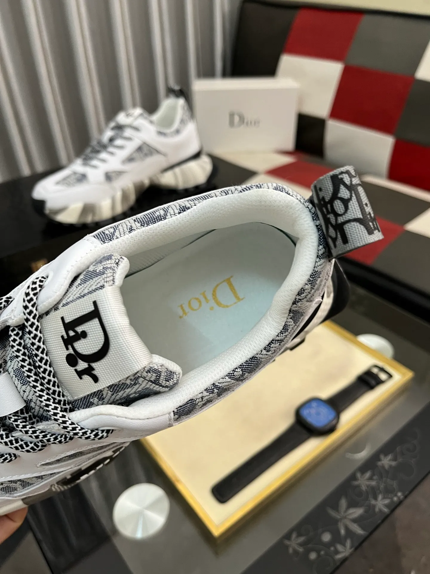 Men's Men's Shoes💰458⌚️⌚️Dior unique modern style sneakers. Counter purchasing 🏃casual leather shoes😍😍 original cowhide leather imported from Italy (refuses to discolor and grind feet) soles: original soles specially provided by the original factory, super cool😍 lace up and walk with wind👍 style design ⚠️ super comfortable and wear-resistant original soles. Just like shooting the real thing 🎬The real thing is better Code number: 38-443️⃣Colors available
